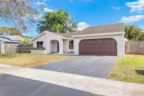 5210 SW 115th Ave, Cooper City FL 33330