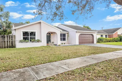 5210 SW 115th Ave, Cooper City FL 33330