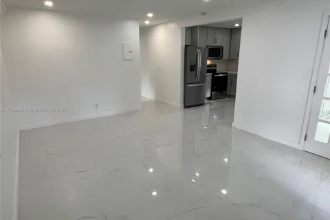 16 SW 5th St # 1, Dania Beach FL 33004
