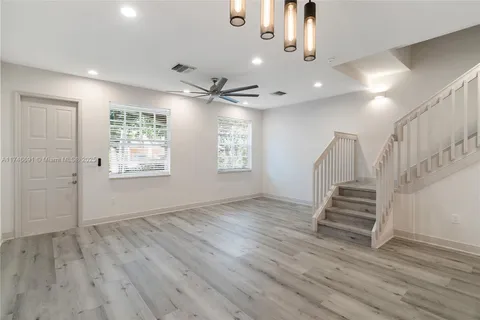 804 S Riverside Dr, Pompano Beach FL 33062