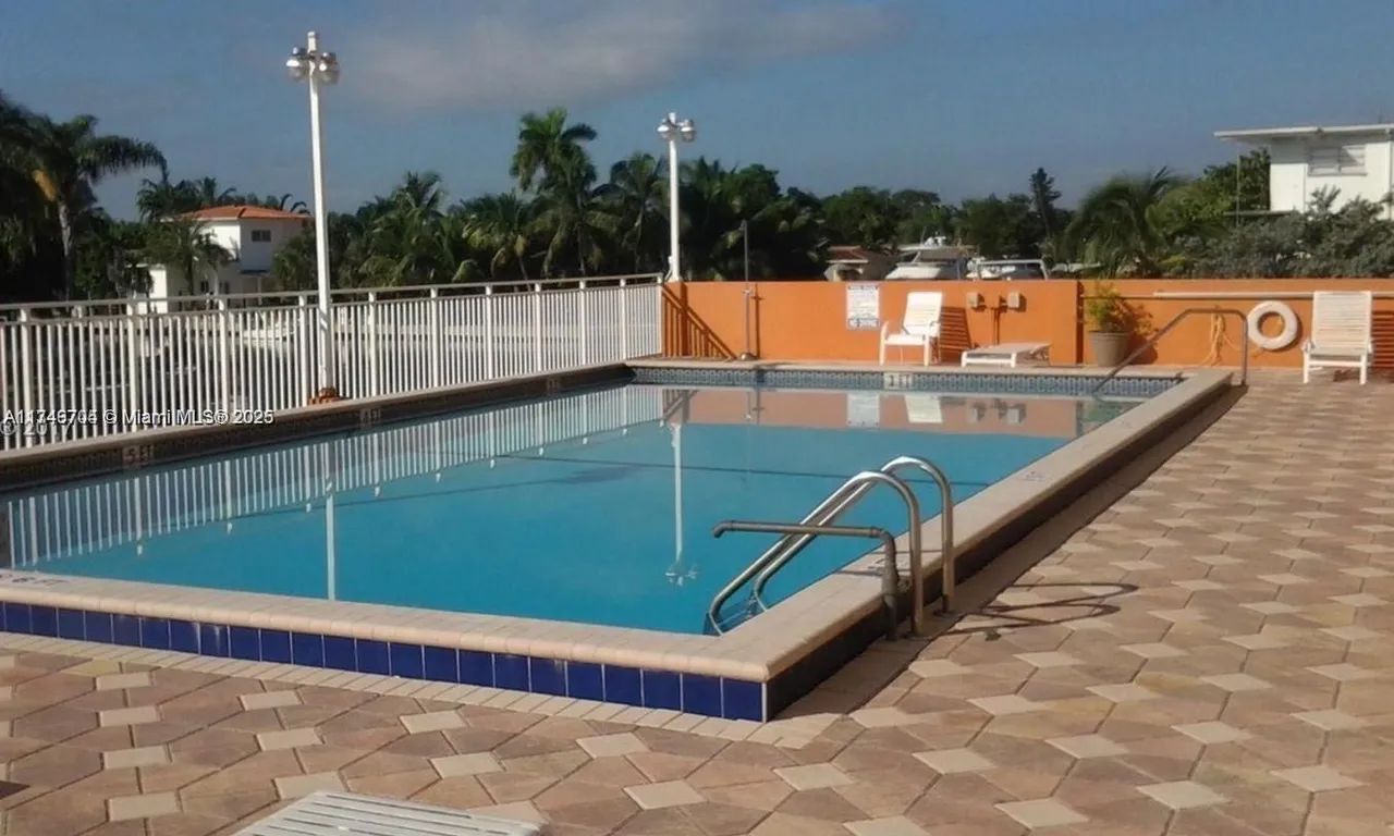 2450 NE 135th St # 410, North Miami FL 33181