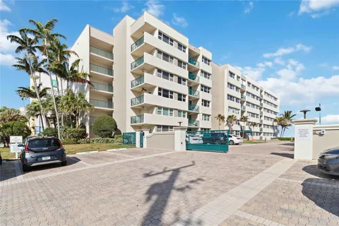 1239 Hillsboro # 203, Hillsboro Beach FL 33062