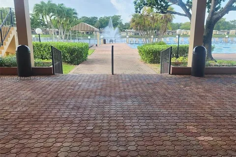 118 Gate Rd # 65, Hollywood FL 33024