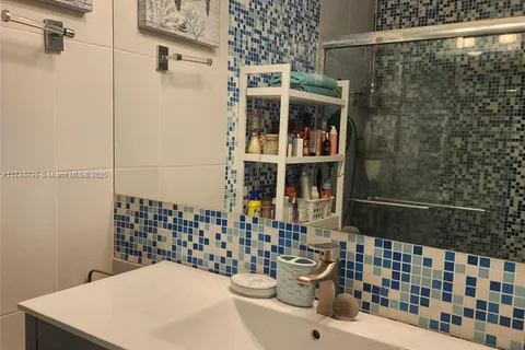 118 Gate Rd # 65, Hollywood FL 33024