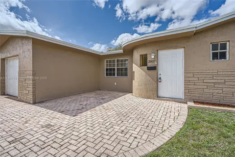 2007 NW 60th Ave, Sunrise FL 33313