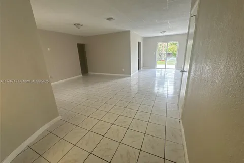 2007 NW 60th Ave, Sunrise FL 33313