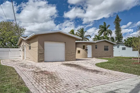 2007 NW 60th Ave, Sunrise FL 33313