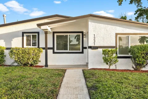 1231 NW 175th Ter, Miami Gardens FL 33169