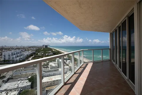 7330 Ocean Ter # D, Miami Beach FL 33141