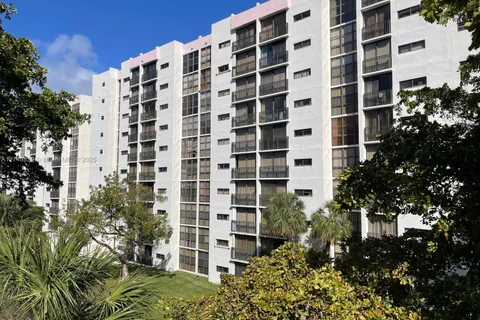 17011 N Bay Rd # 507, Sunny Isles Beach FL 33160