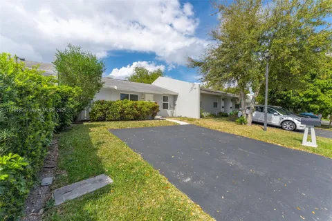 20828 SW 103rd Pl, Cutler Bay FL 33189