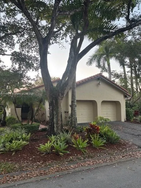 2011 Sacramento, Weston FL 33326