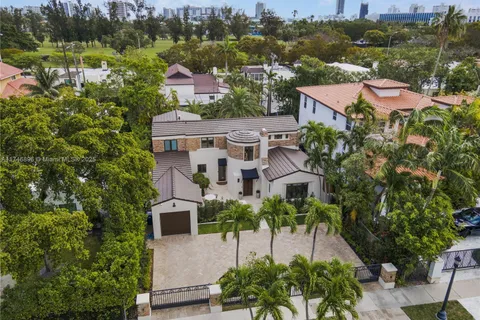 2153 N Bay Rd, Miami Beach FL 33140