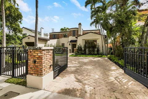 2153 N Bay Rd, Miami Beach FL 33140