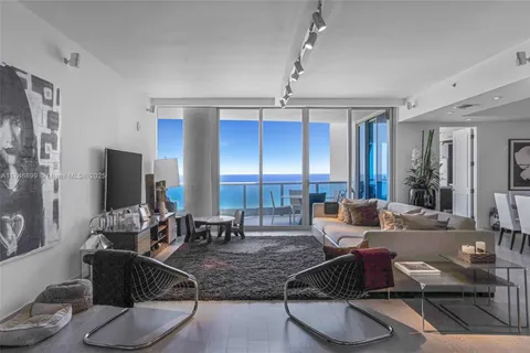 5959 Collins Ave # 1105, Miami Beach FL 33140