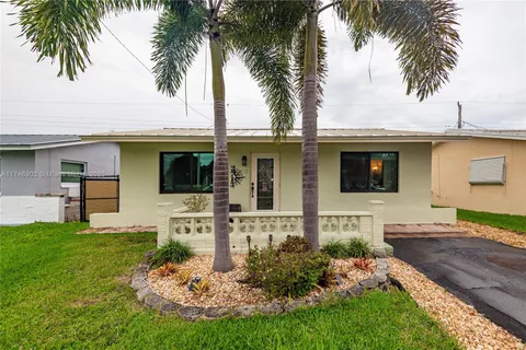 2713 NW 53rd St, Tamarac FL 33309