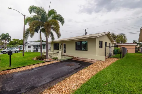 2713 NW 53rd St, Tamarac FL 33309