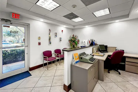 2751 Executive Park Dr # 104, Weston FL 33331