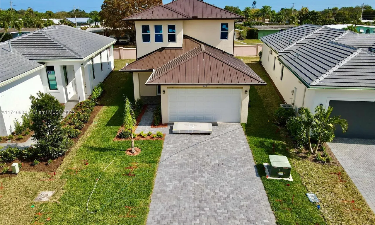 312 SE Via Sangro, Port St. Lucie FL 34952