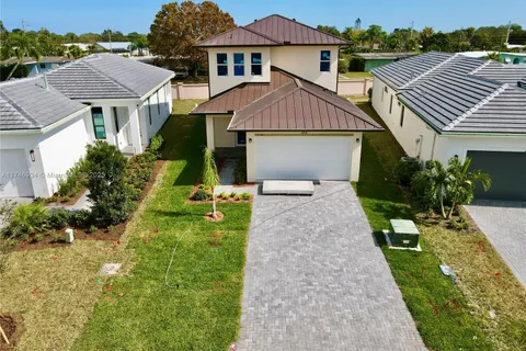 312 SE Via Sangro, Port St. Lucie FL 34952