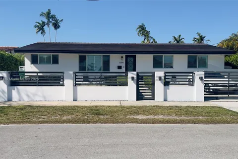 8841 SW 54th St, Miami FL 33165