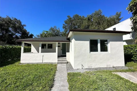 4916 Washington Dr, Coral Gables FL 33133