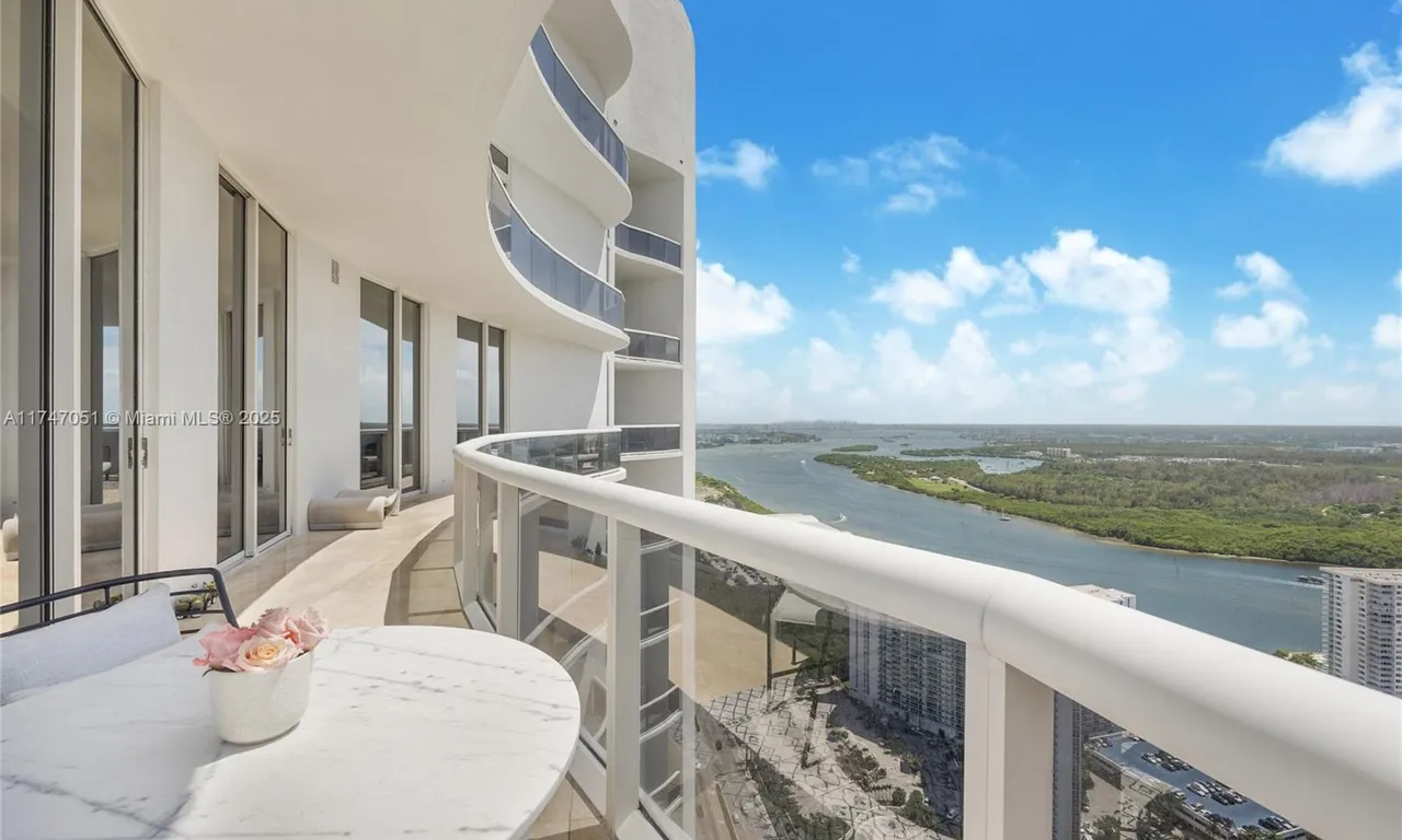 15901 Collins Ave # 4105, Sunny Isles Beach FL 33160