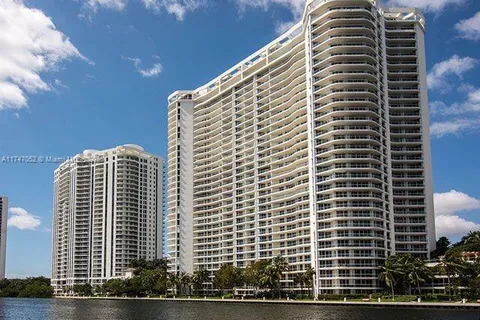 7000 Island Blvd # 606, Aventura FL 33160