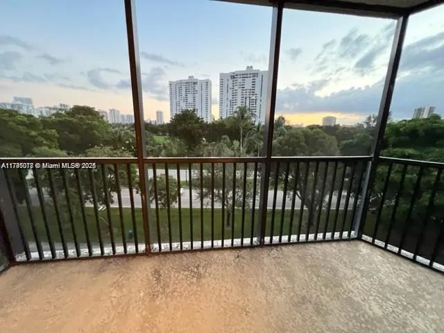 3401 N Country Club Dr # 515, Aventura FL 33180