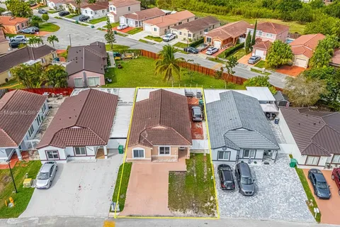 17382 SW 142nd Pl, Miami FL 33177