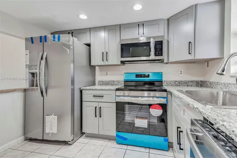 6020 Shakerwood Cir # 205, Tamarac FL 33319