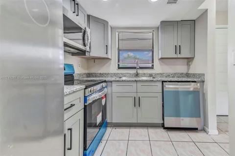 6020 Shakerwood Cir # 205, Tamarac FL 33319