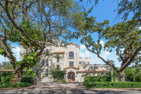 111 Edgewater Dr # 1A, Coral Gables FL 33133