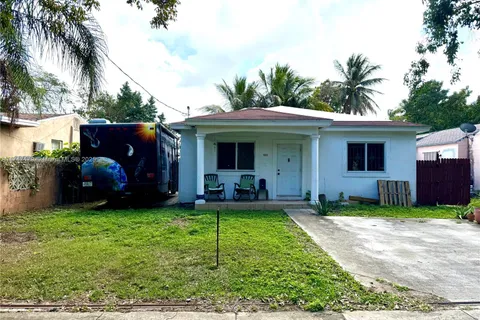 320 NW 81st St, Miami FL 33150