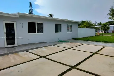 10381 SW 32nd  ST, Miami FL 33165