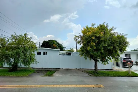 10381 SW 32nd  ST, Miami FL 33165