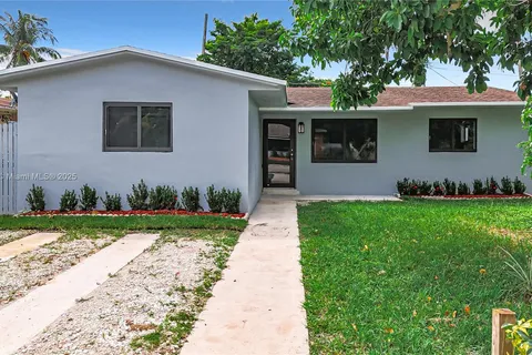 440 NE 174th St, North Miami Beach FL 33162