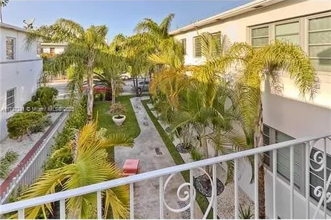 930 10th St # 8, Miami Beach FL 33139