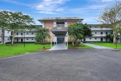 1101 Hillcrest Ct # 103, Hollywood FL 33021