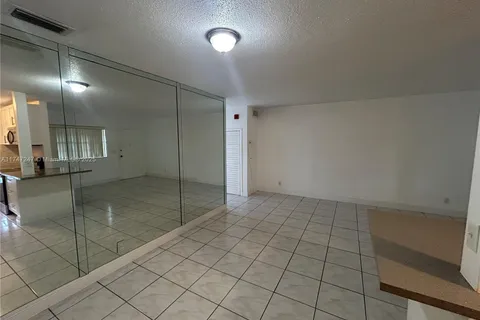 1431 S 14th Ave # 216, Hollywood FL 33020