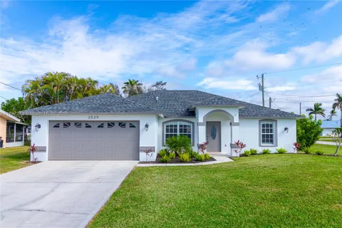 2529 SE 20th PL, Cape Coral FL 33904