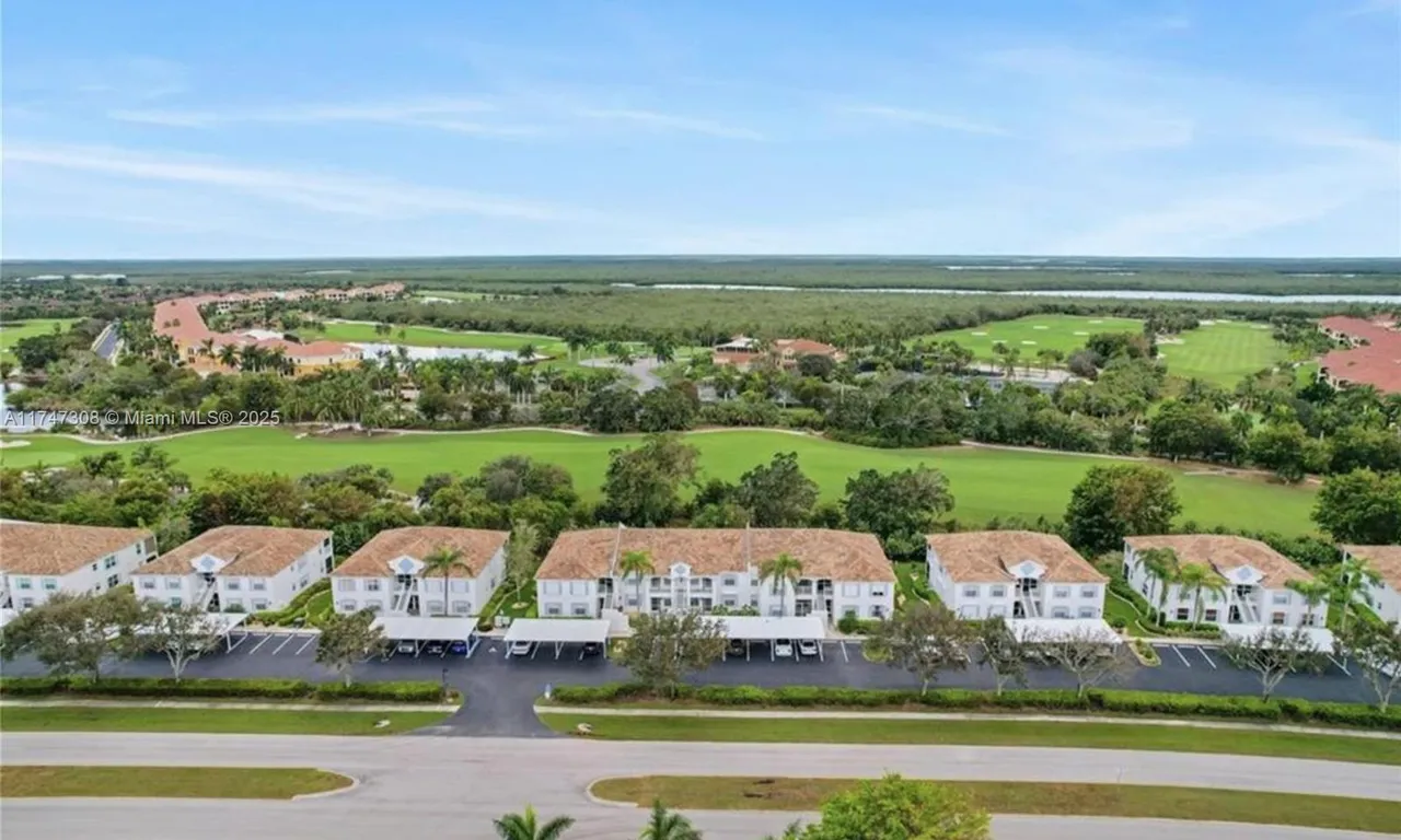 1024 Mainsail Dr # 512, Naples FL 34114