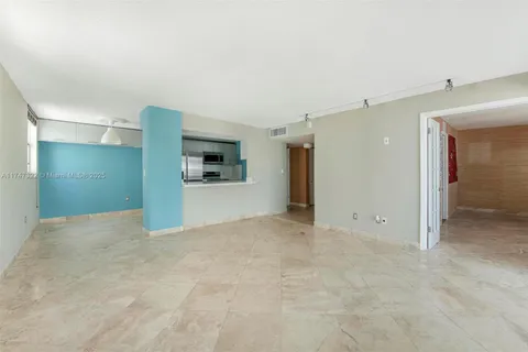 1658 Bay Rd # 406, Miami Beach FL 33139