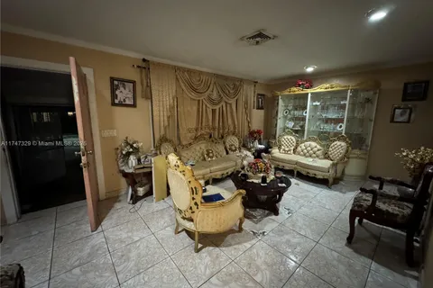 560 NE 110th Ter, Miami FL 33161