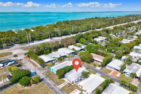 804 N Topaz St, Key Largo FL 33037