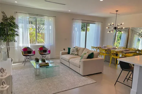 807 SE 14th St # 0, Fort Lauderdale FL 33316