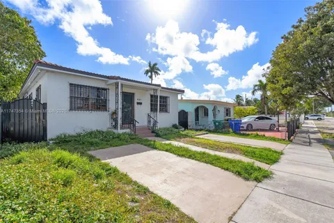 621 NW 60th Ave, Miami FL 33126