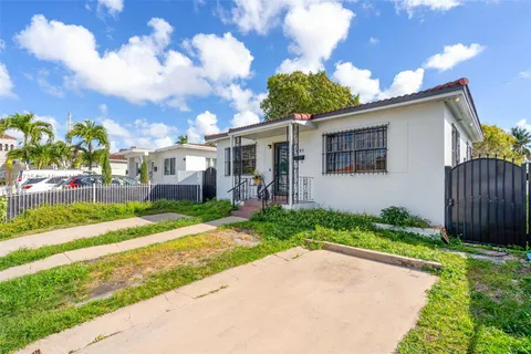 621 NW 60th Ave, Miami FL 33126