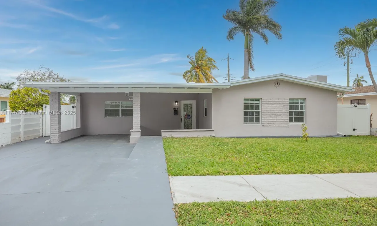 913 NE 2nd St, Hallandale Beach FL 33009
