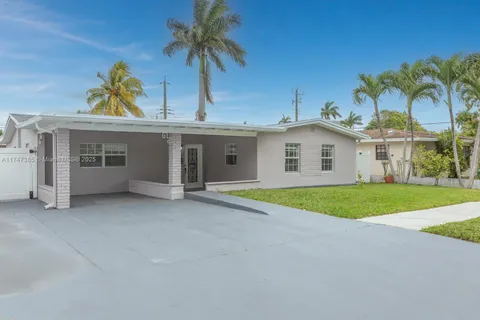 913 NE 2nd St, Hallandale Beach FL 33009